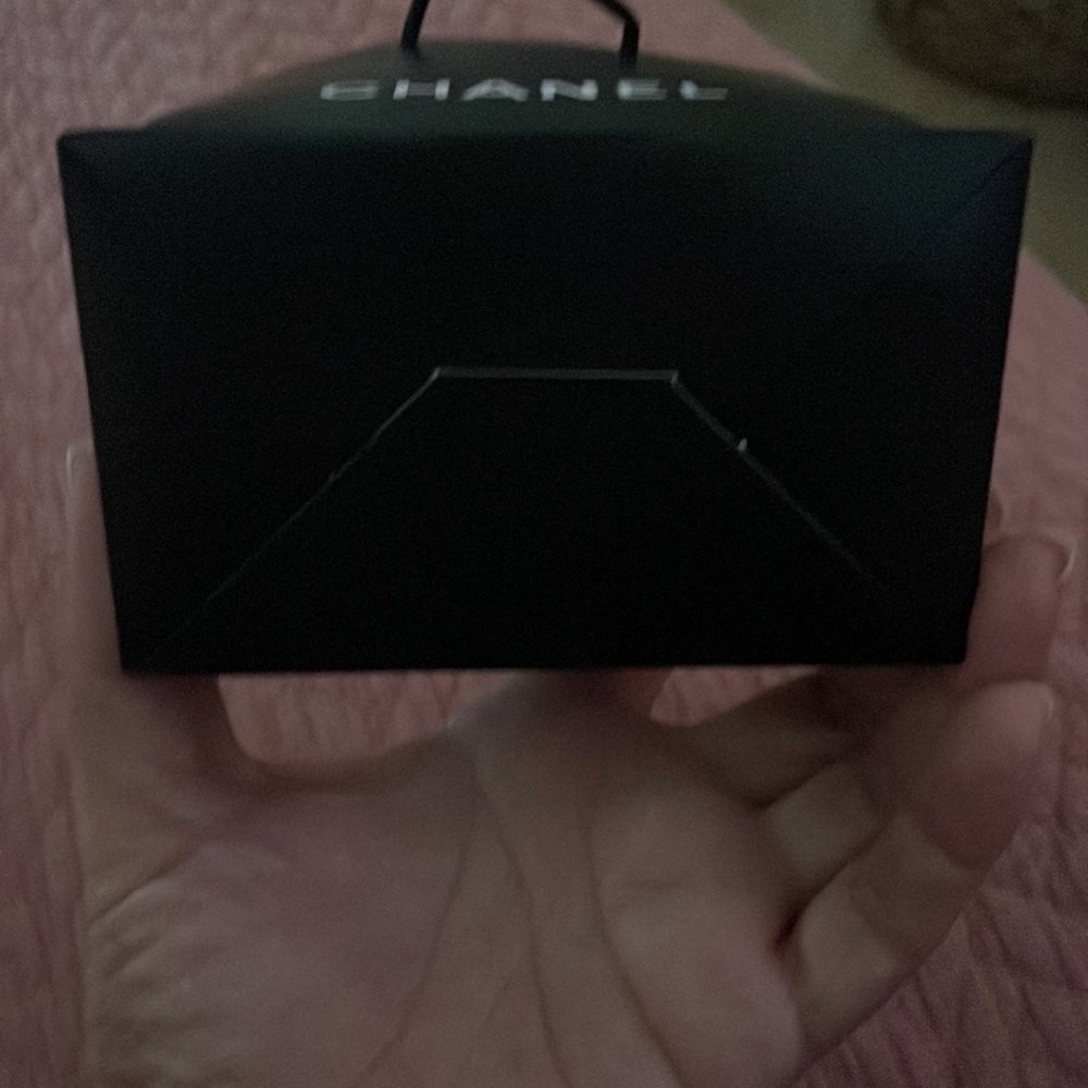 New Chanel - Picture 4 of 9